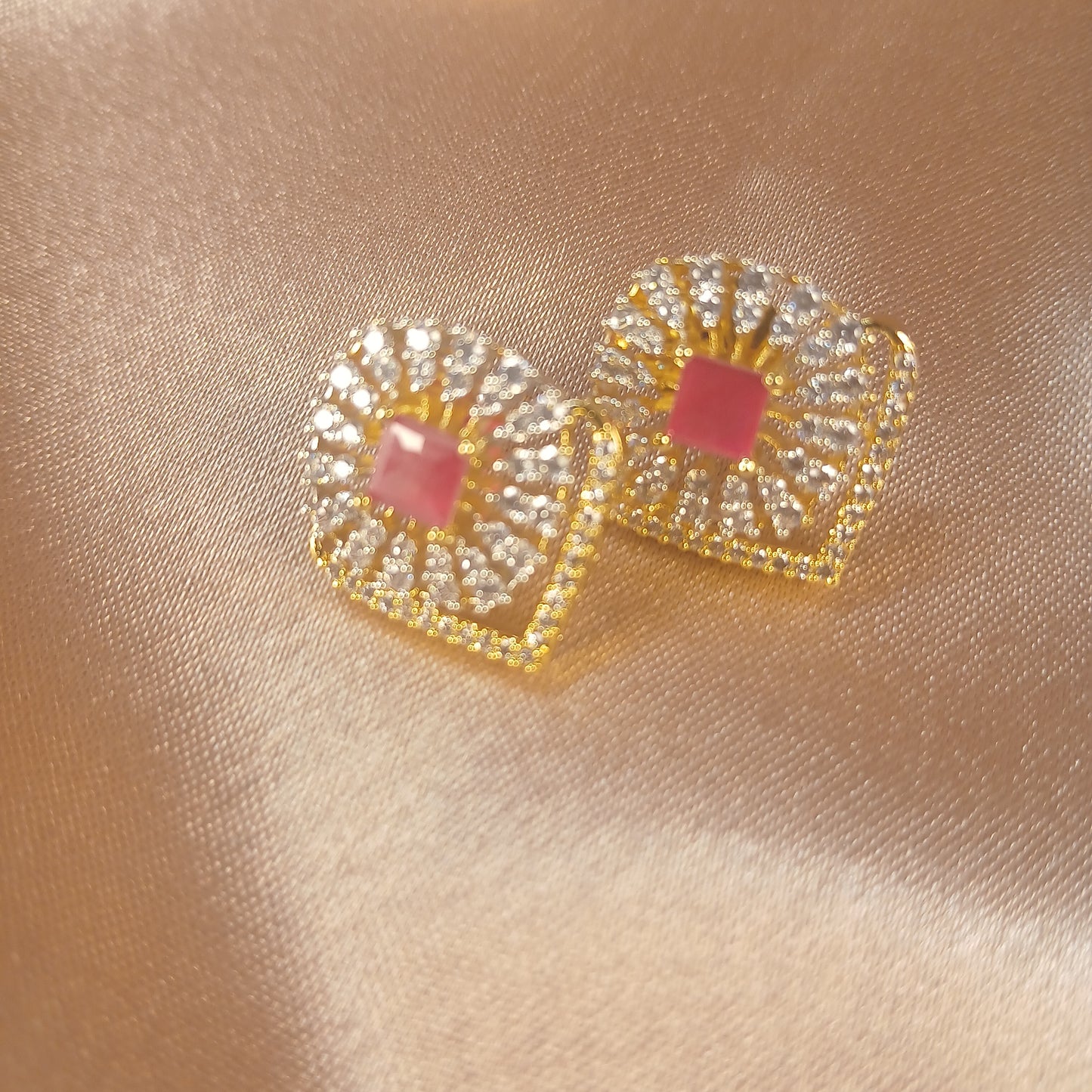 Regal Solitaire Pendant Set