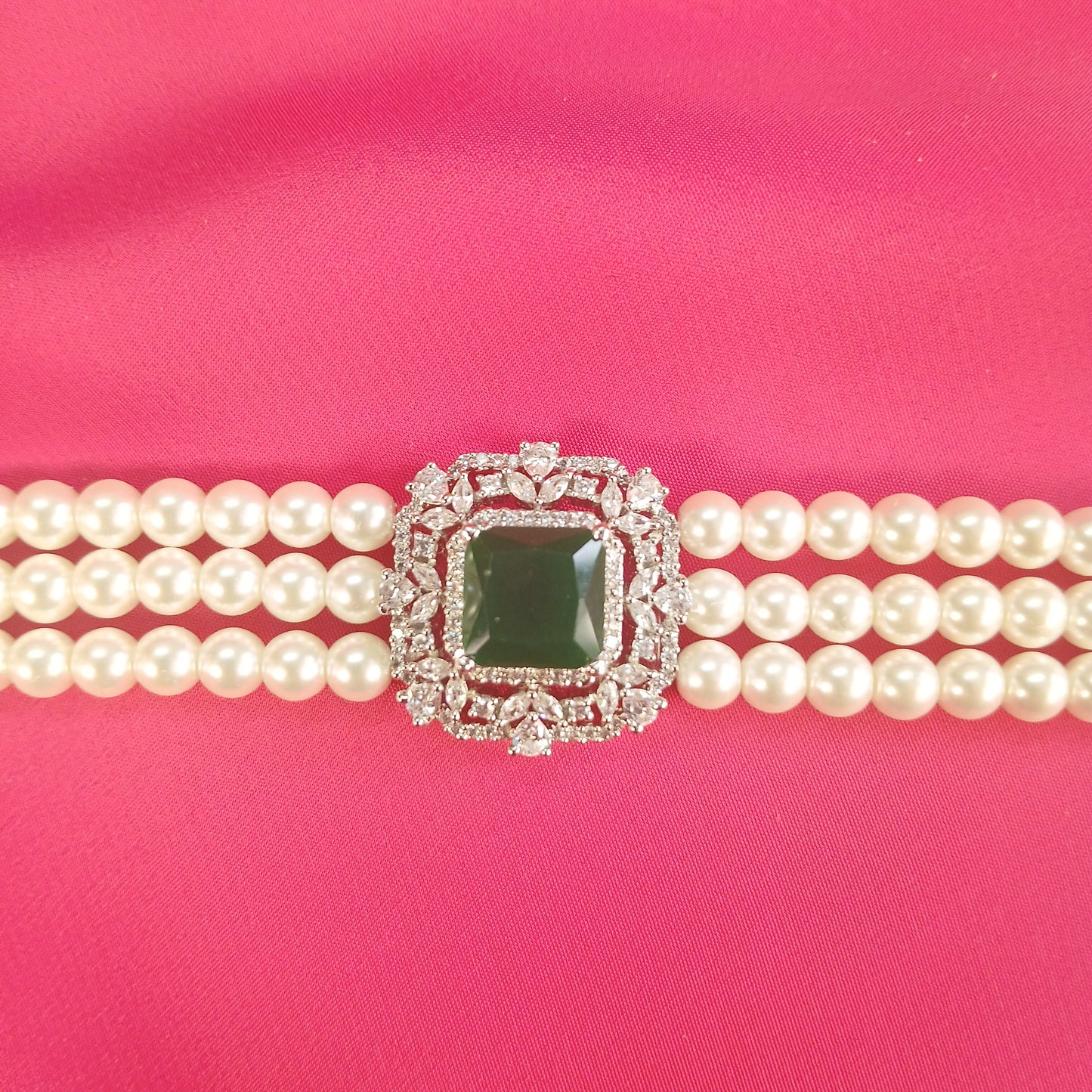 Zareen Pearl Choker