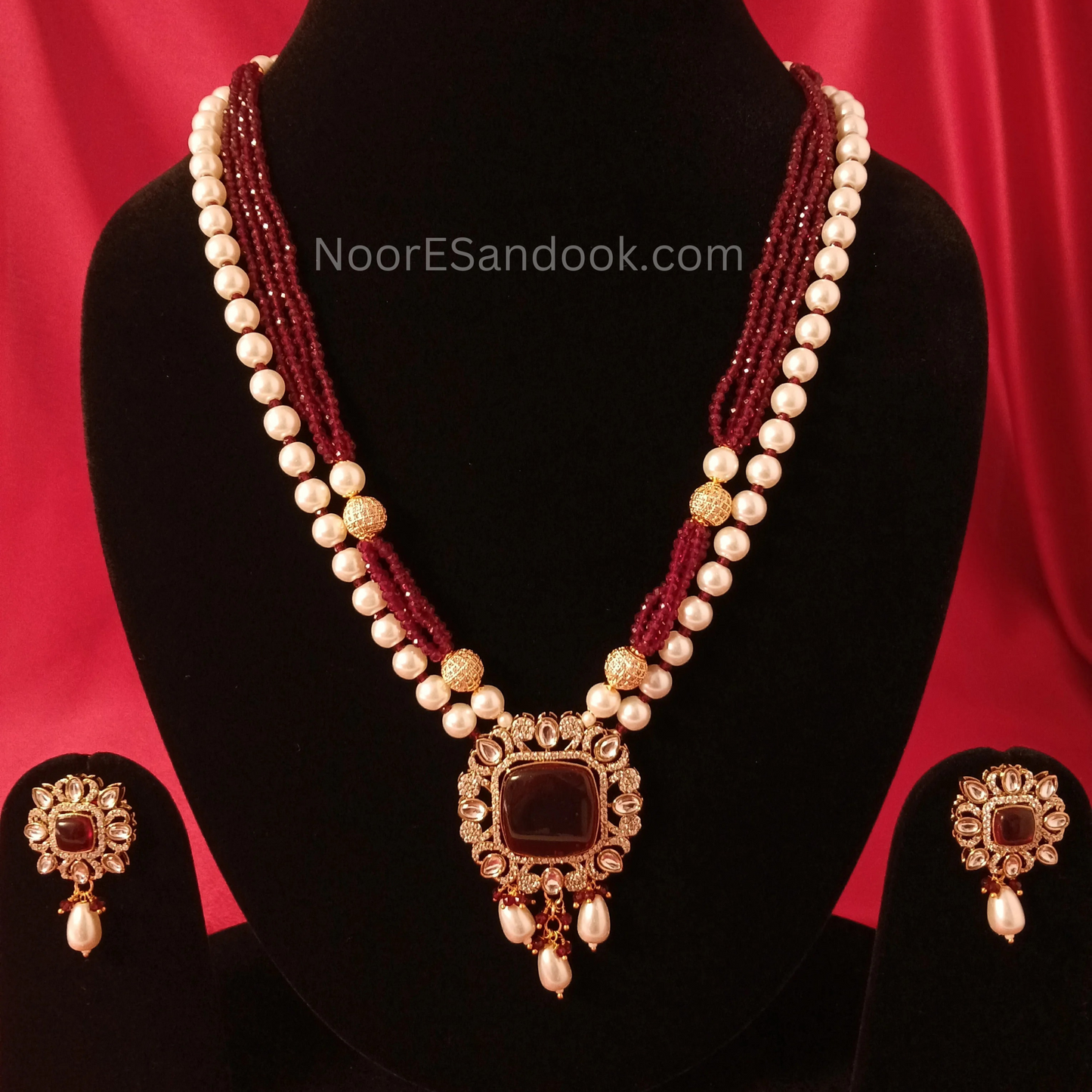Doublet stone pendant with pearl and small stones layers necklace