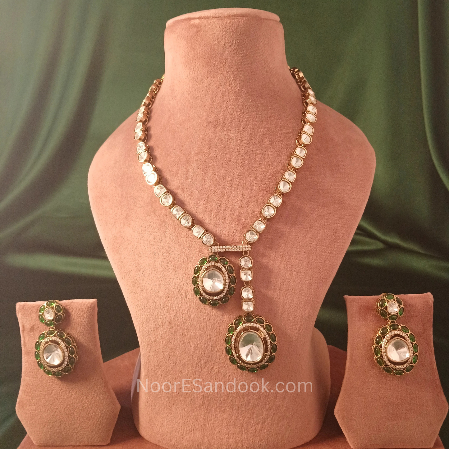 Long and short pendant in Long necklace