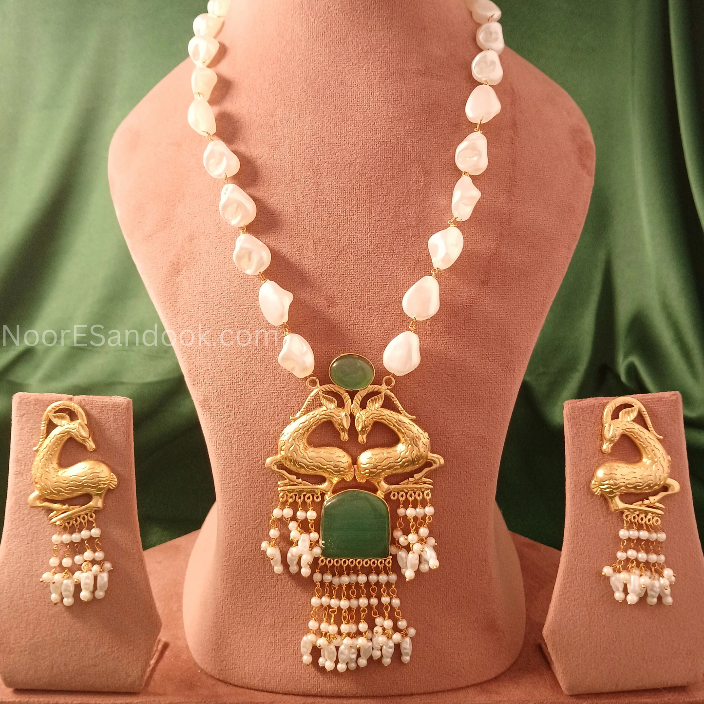 Long Antique Big Pendant with pearl chain (Mint Green)