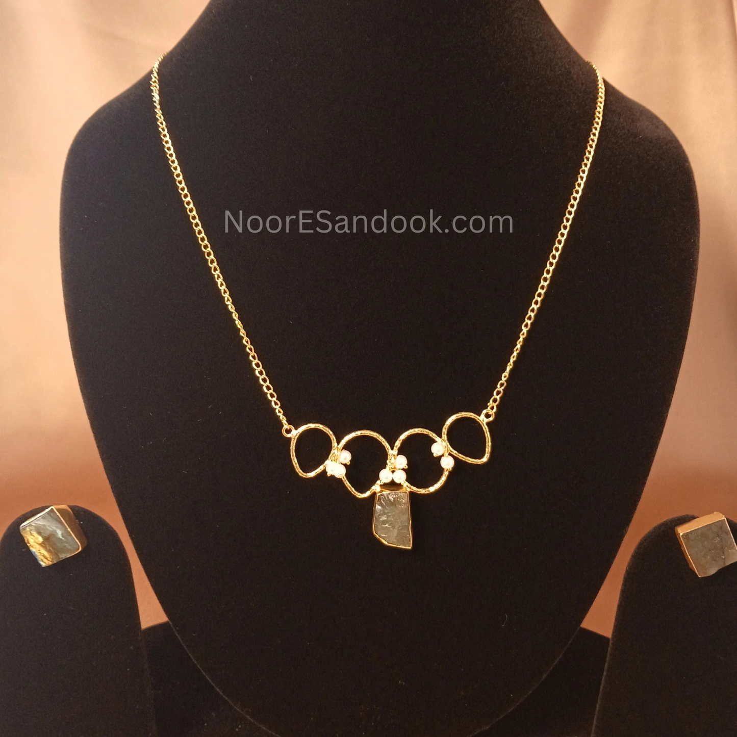 Stone pendant with chain- Green