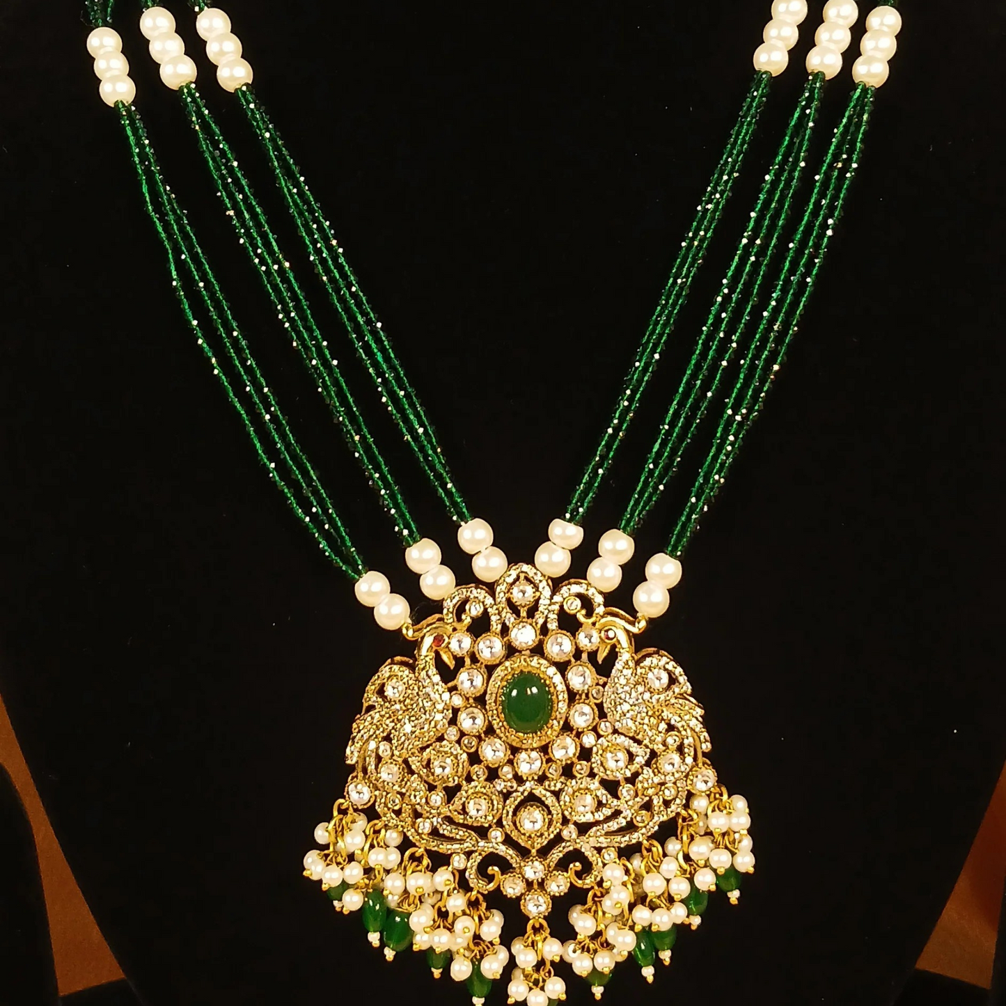 Vasanti Necklace Set