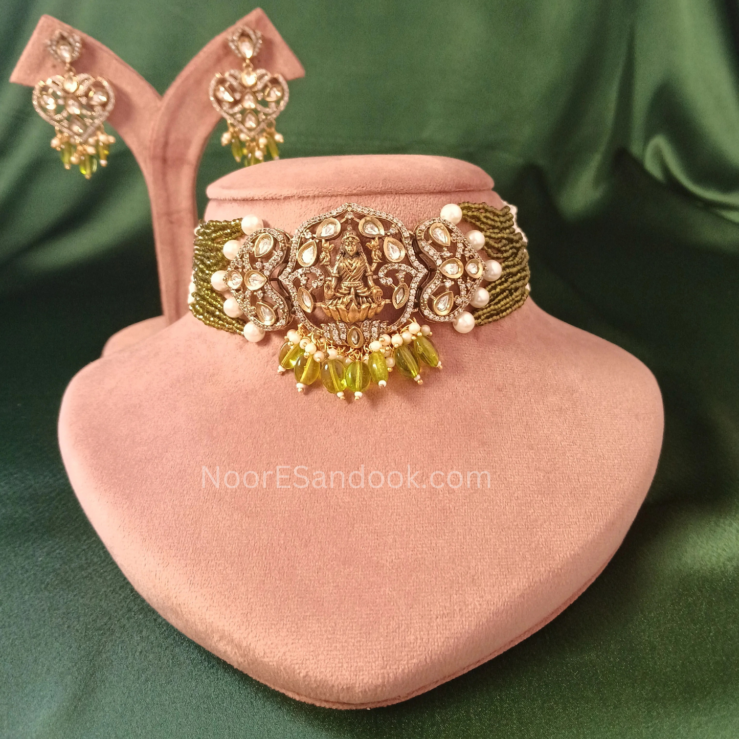 Antique Temple Choker- Mint Green