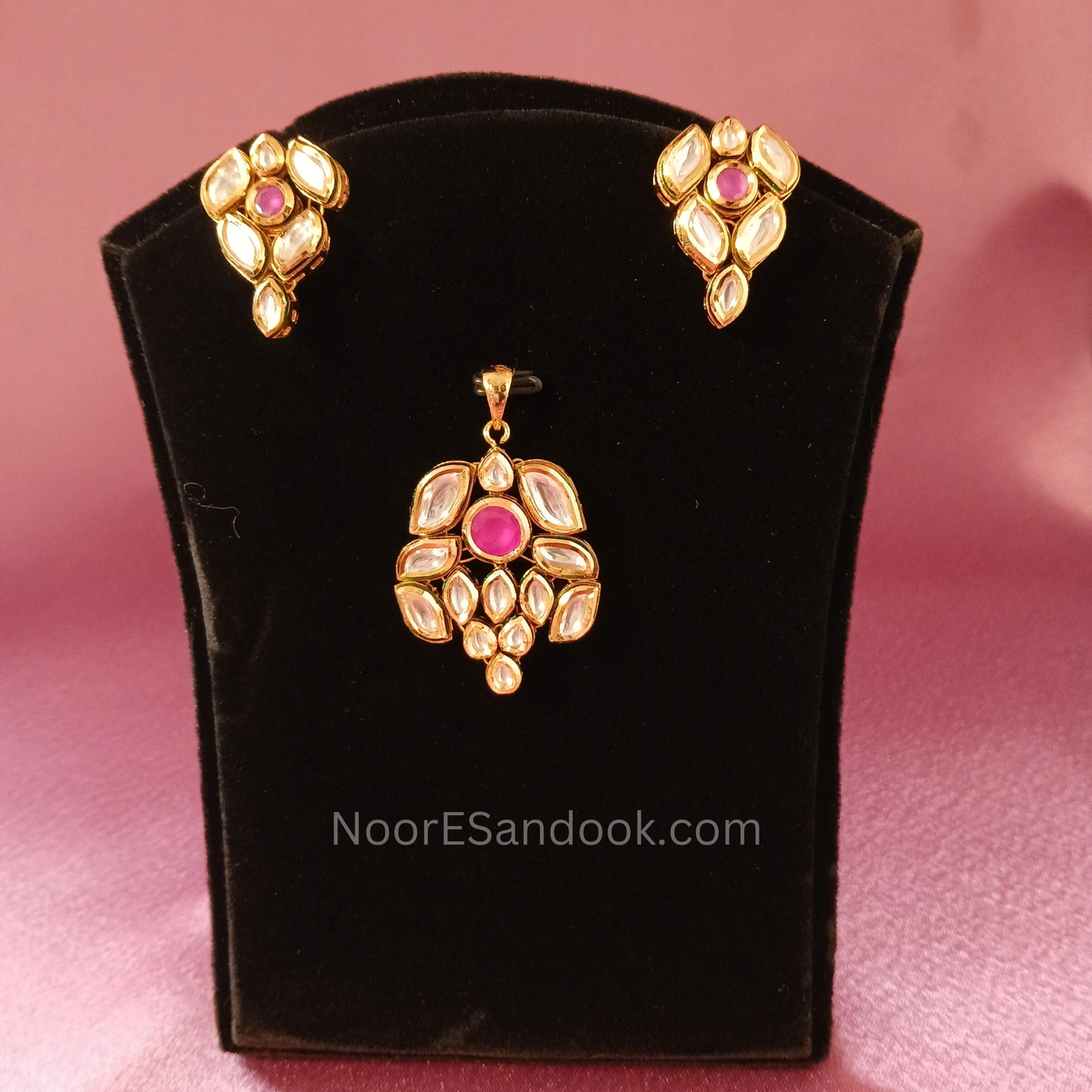 Kundan Pendant Set