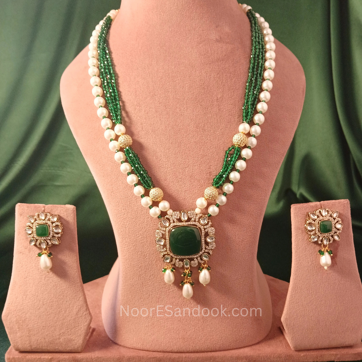 Doublet stone pendant with pearl and small stones layers necklace (green)