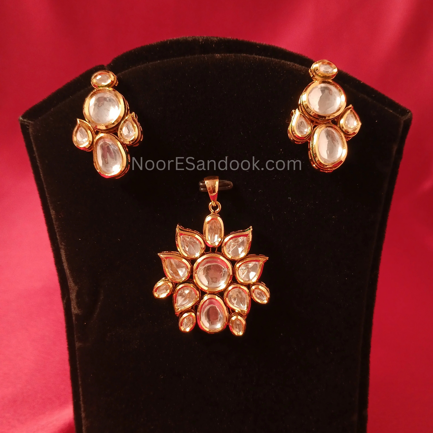 Kundan Pendant Set