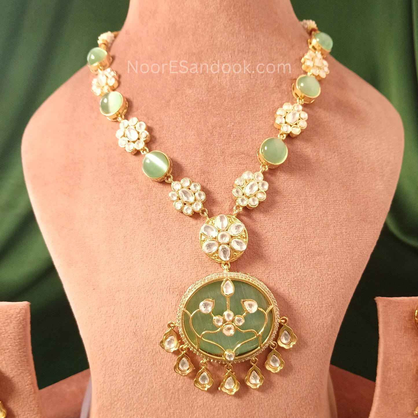 Artistic Stone carving Full Necklace set (Green)