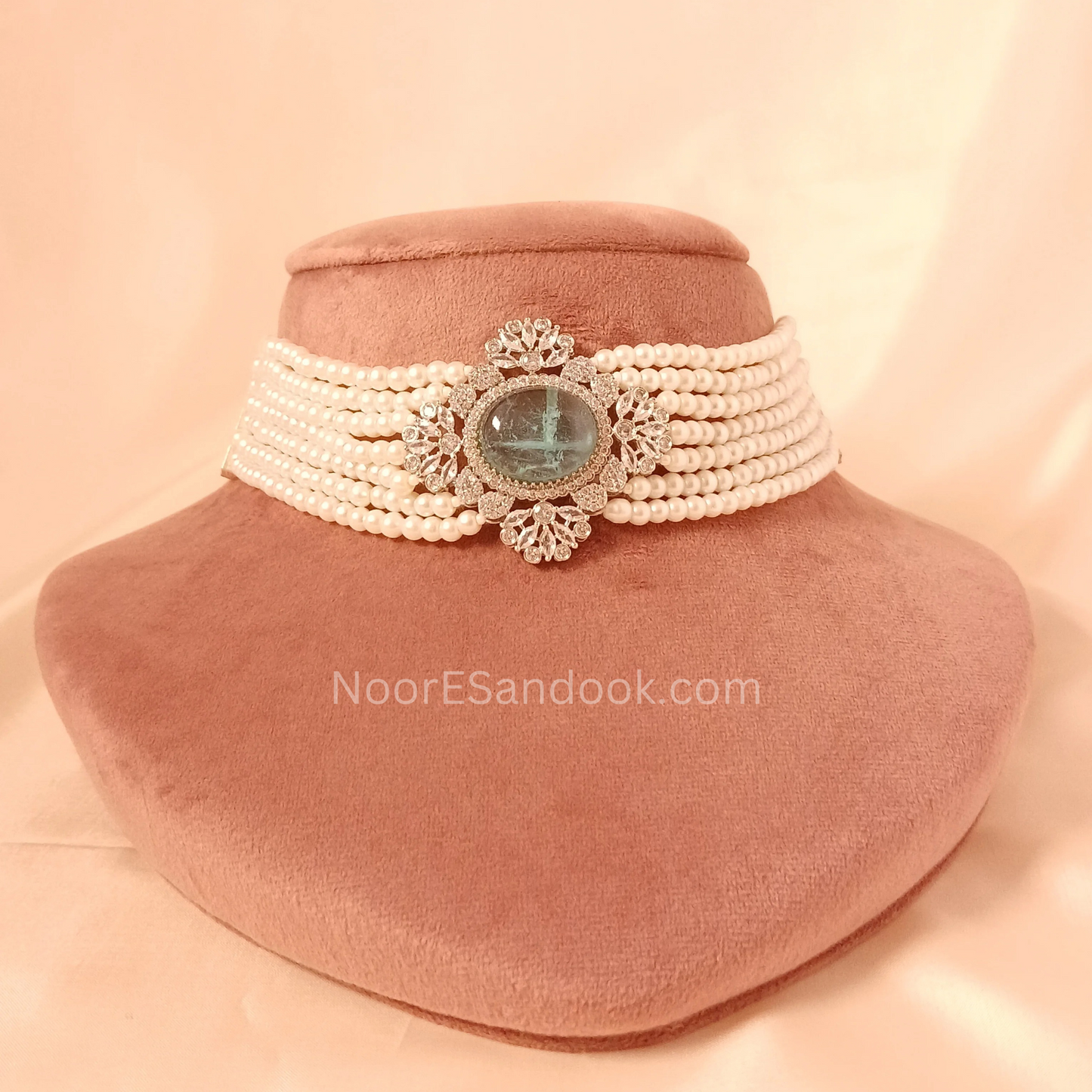 Pearl choker layers with stone in between (Light Blue)