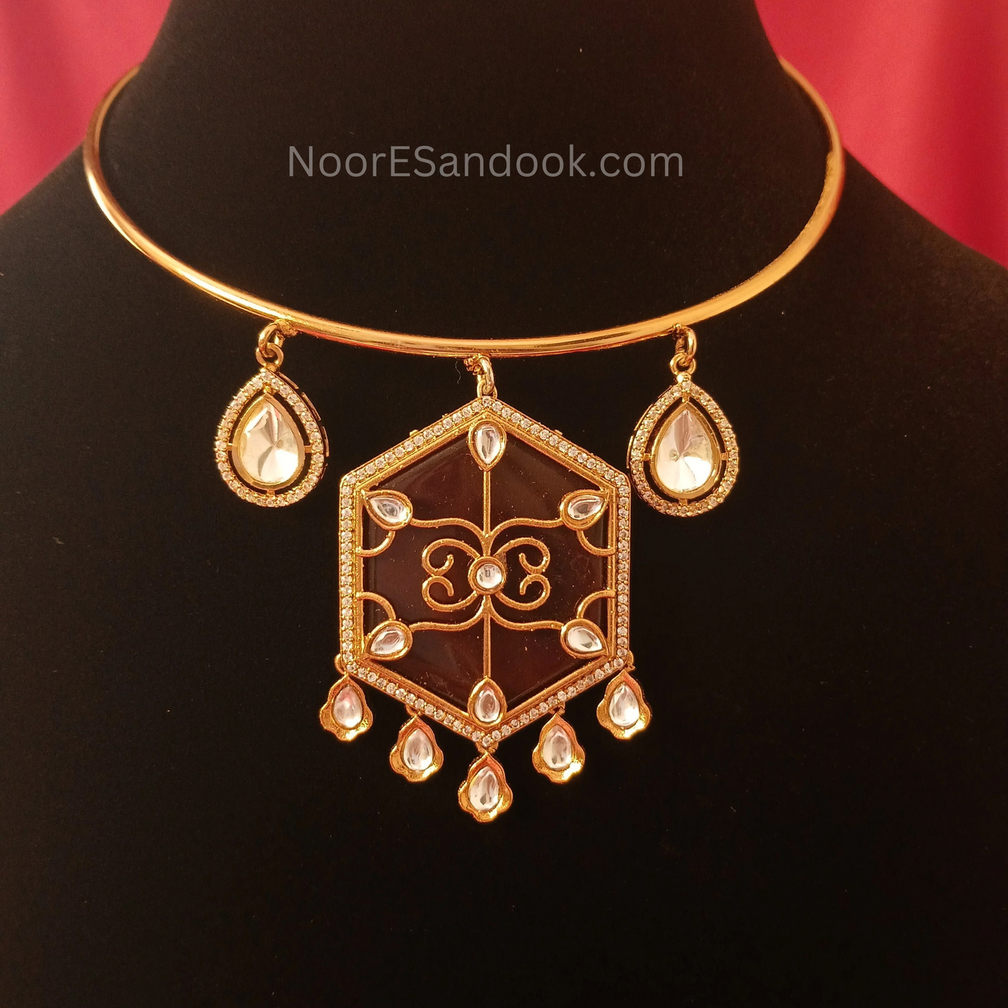 Haslee with geometric carved design -Inlay Work (Red)