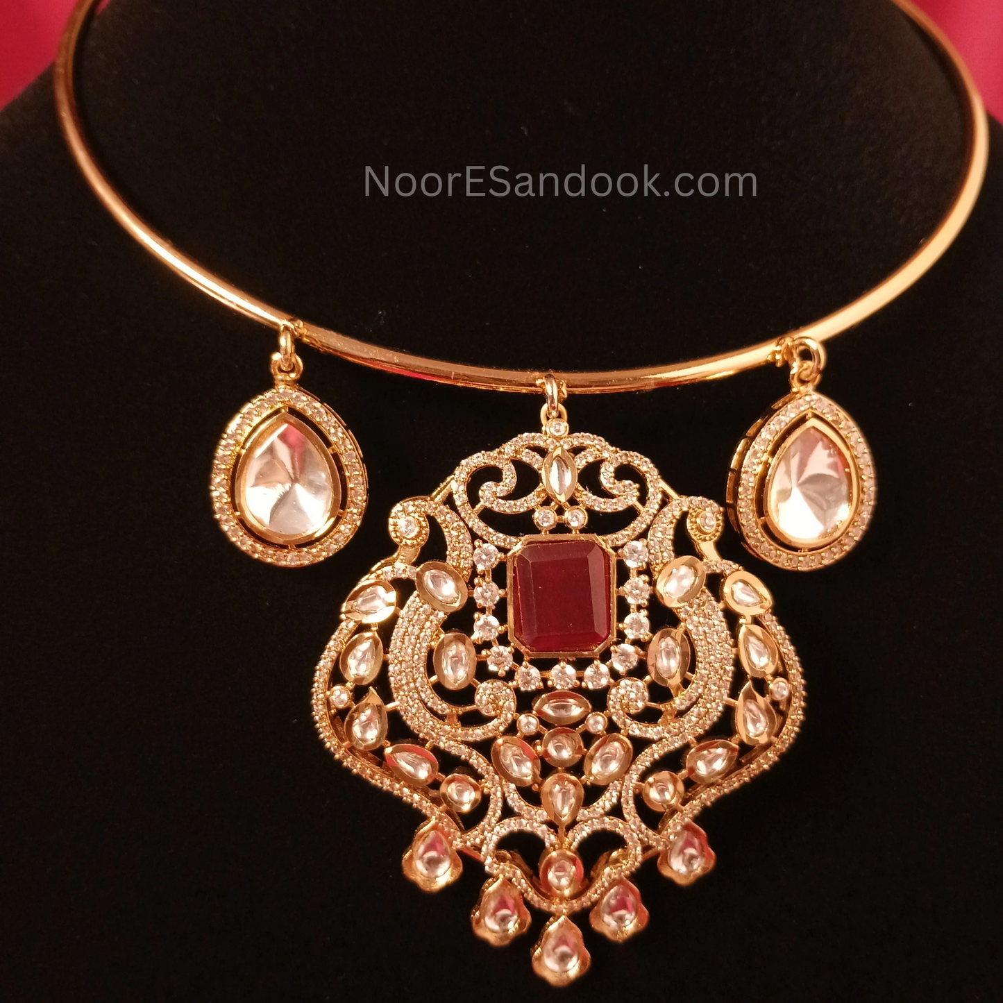 Indian Pendant Big with Haslee -Red