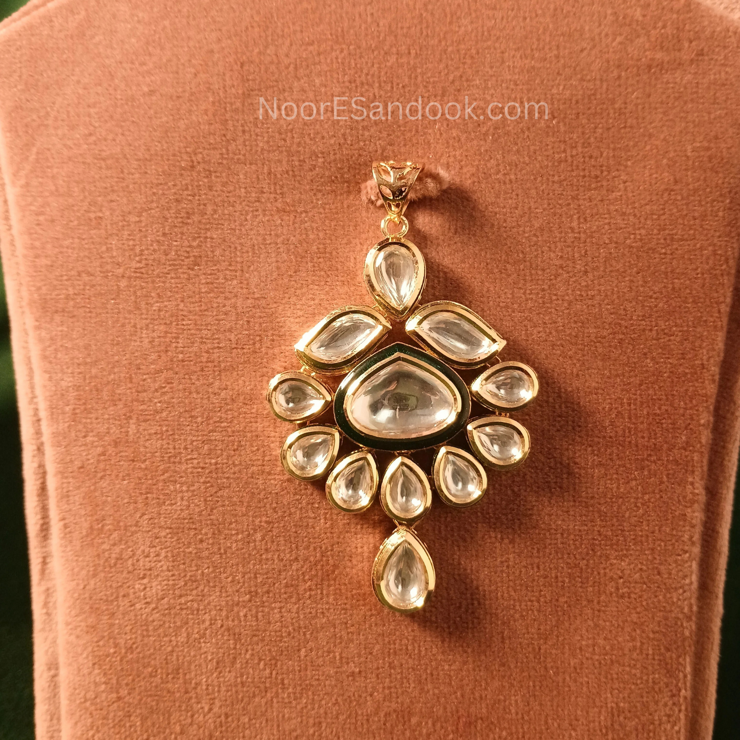 Kundan Pendant Set