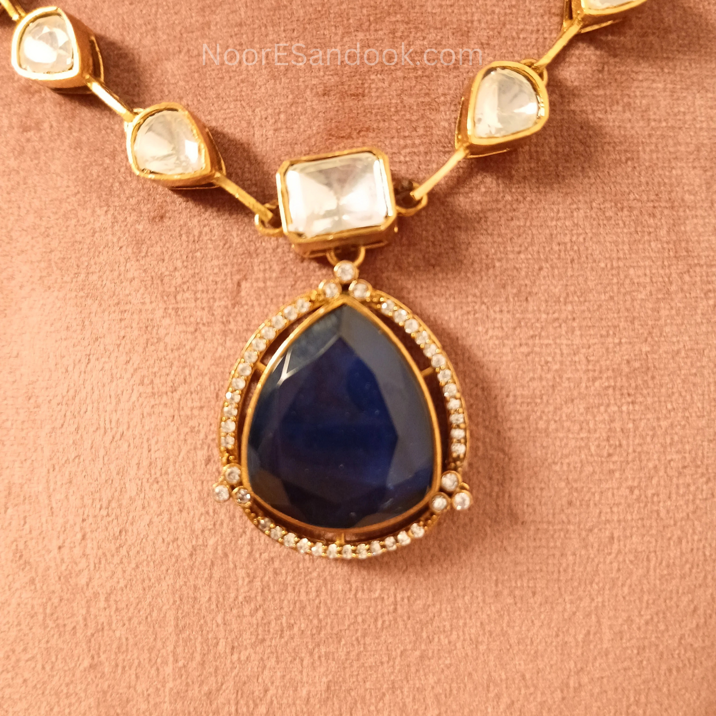 Polki with stone pendant