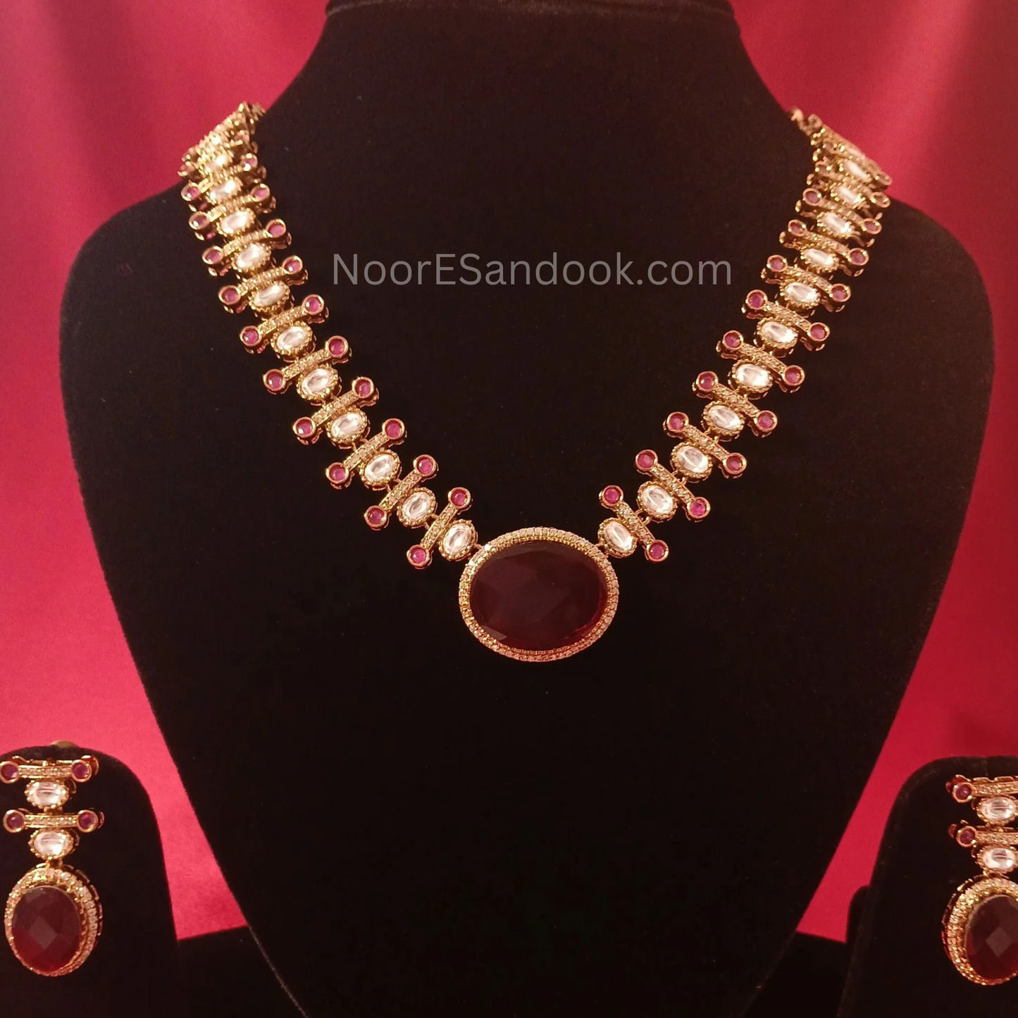 Polki and stone necklace