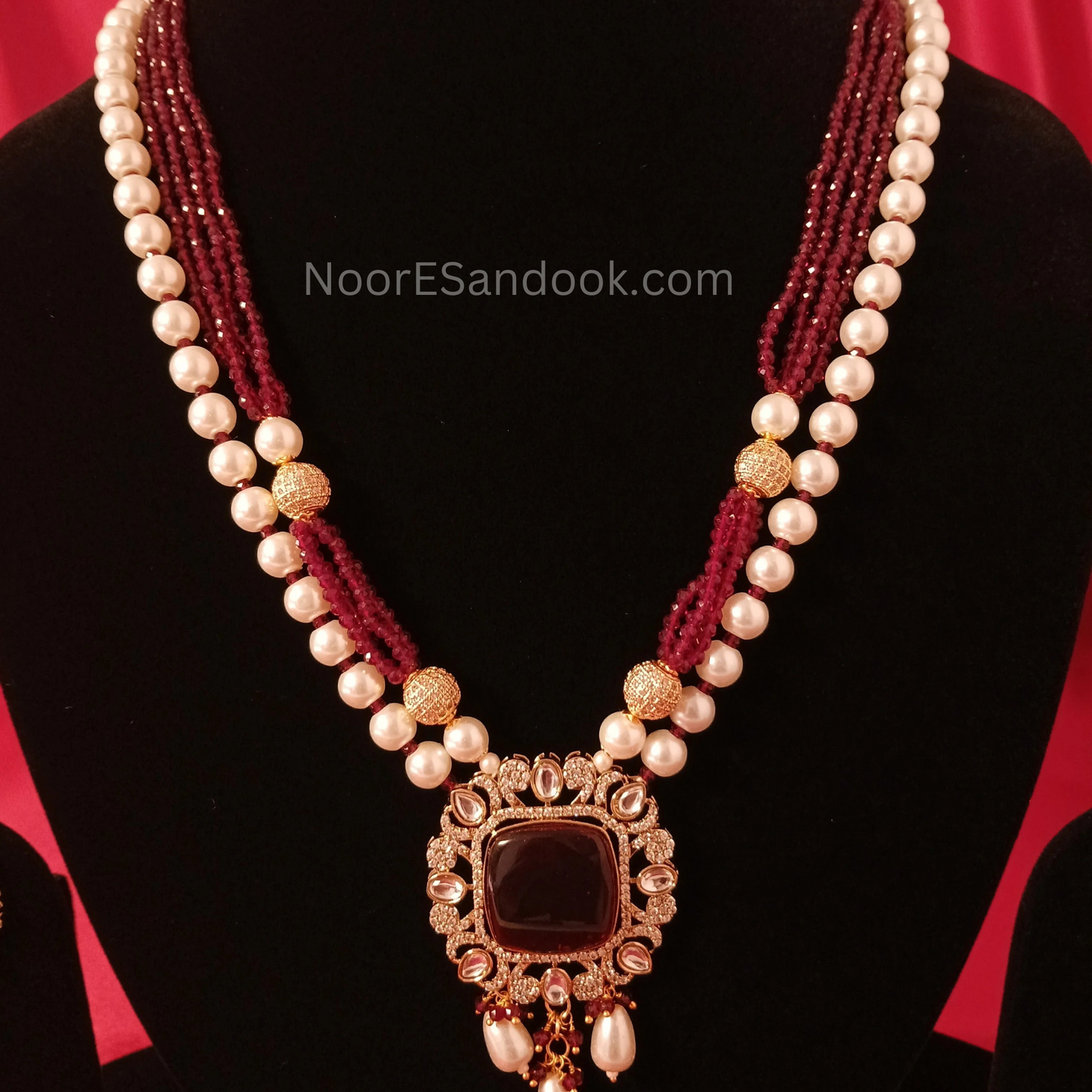 Doublet stone pendant with pearl and small stones layers necklace