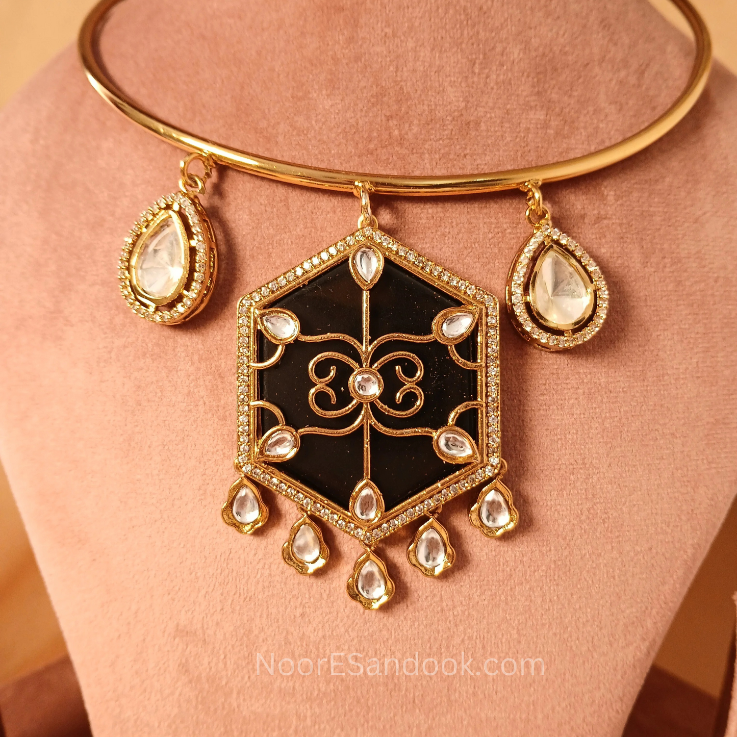 Haslee with geometric carved design -Inlay Work (Blue)