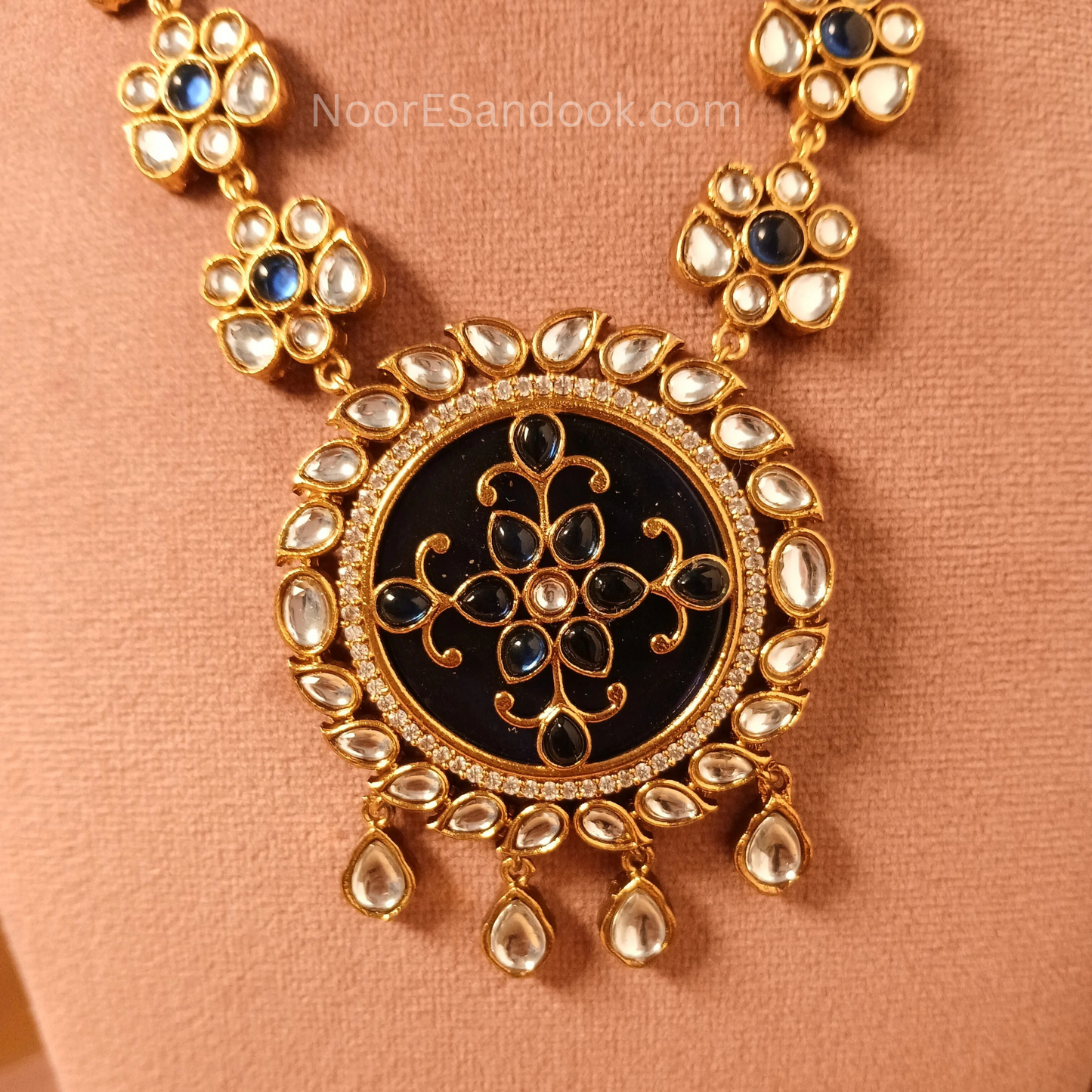 Theva type necklace set