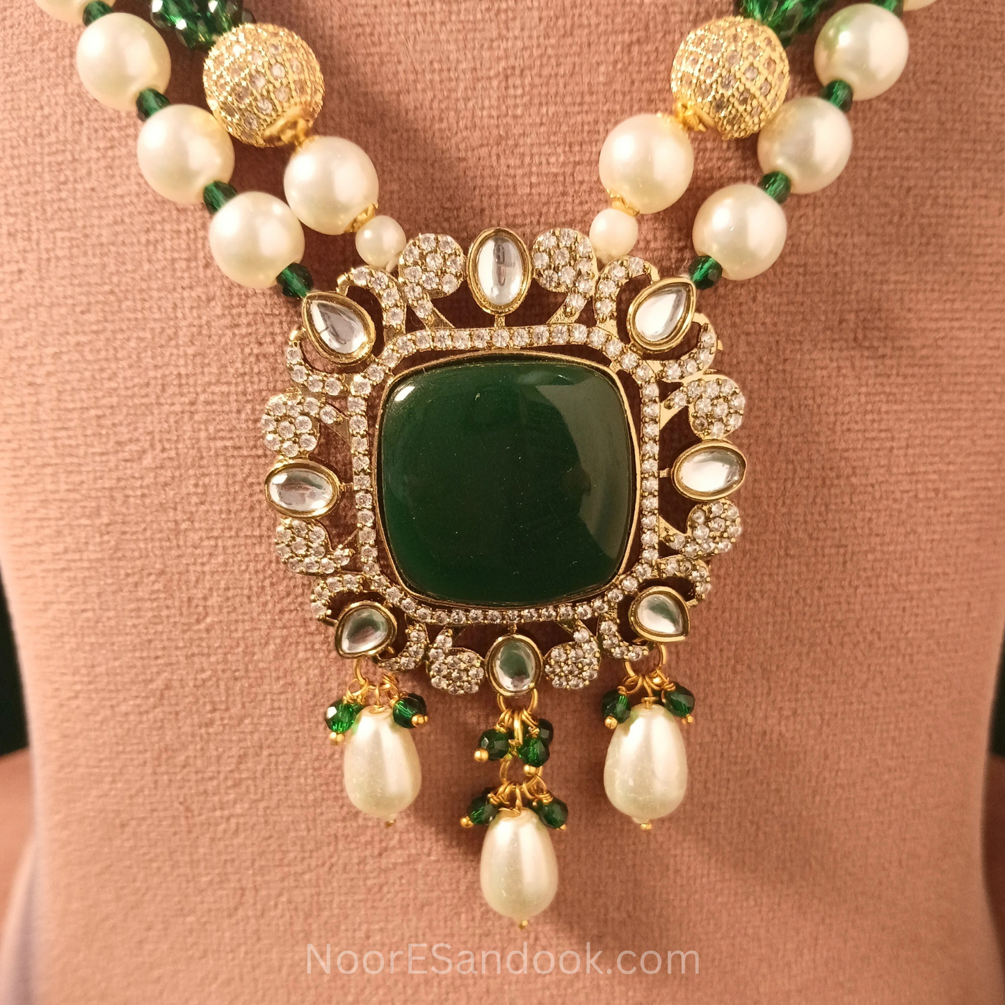 Doublet stone pendant with pearl and small stones layers necklace (green)