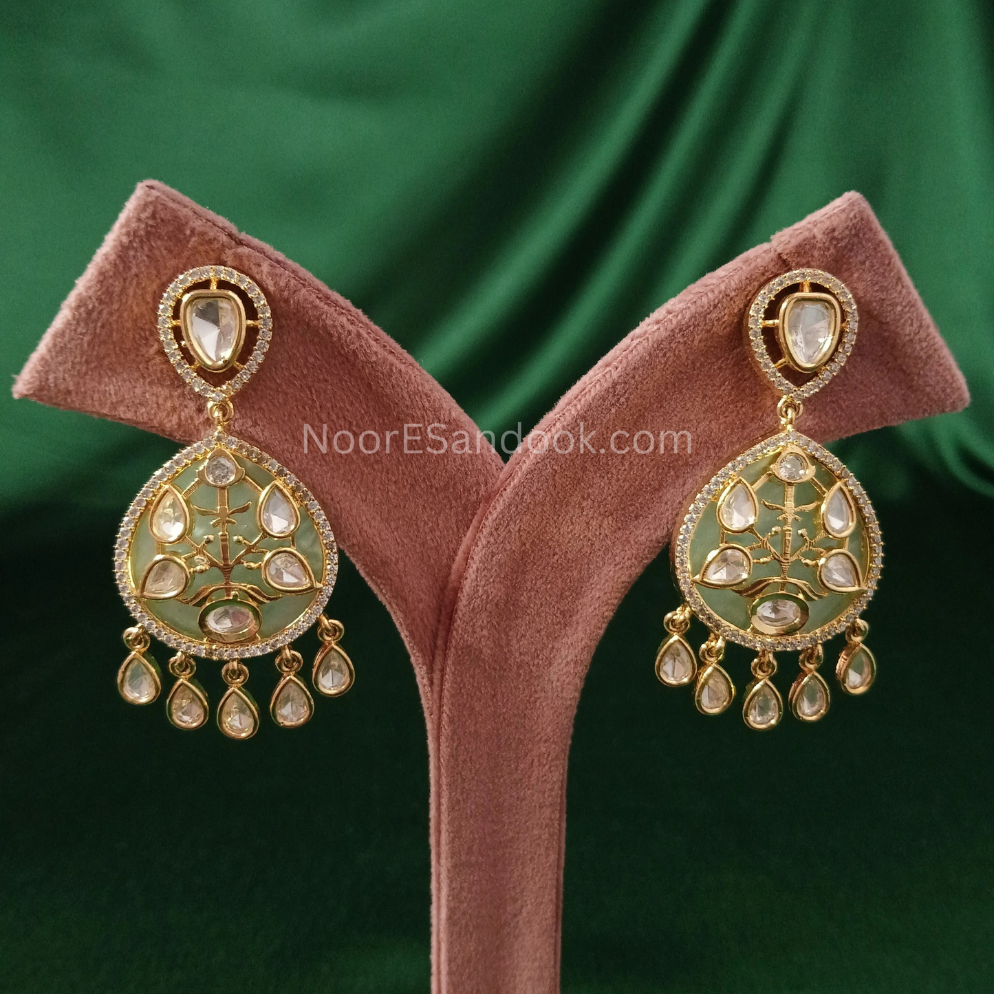 Artistic Stone carving Pendant set