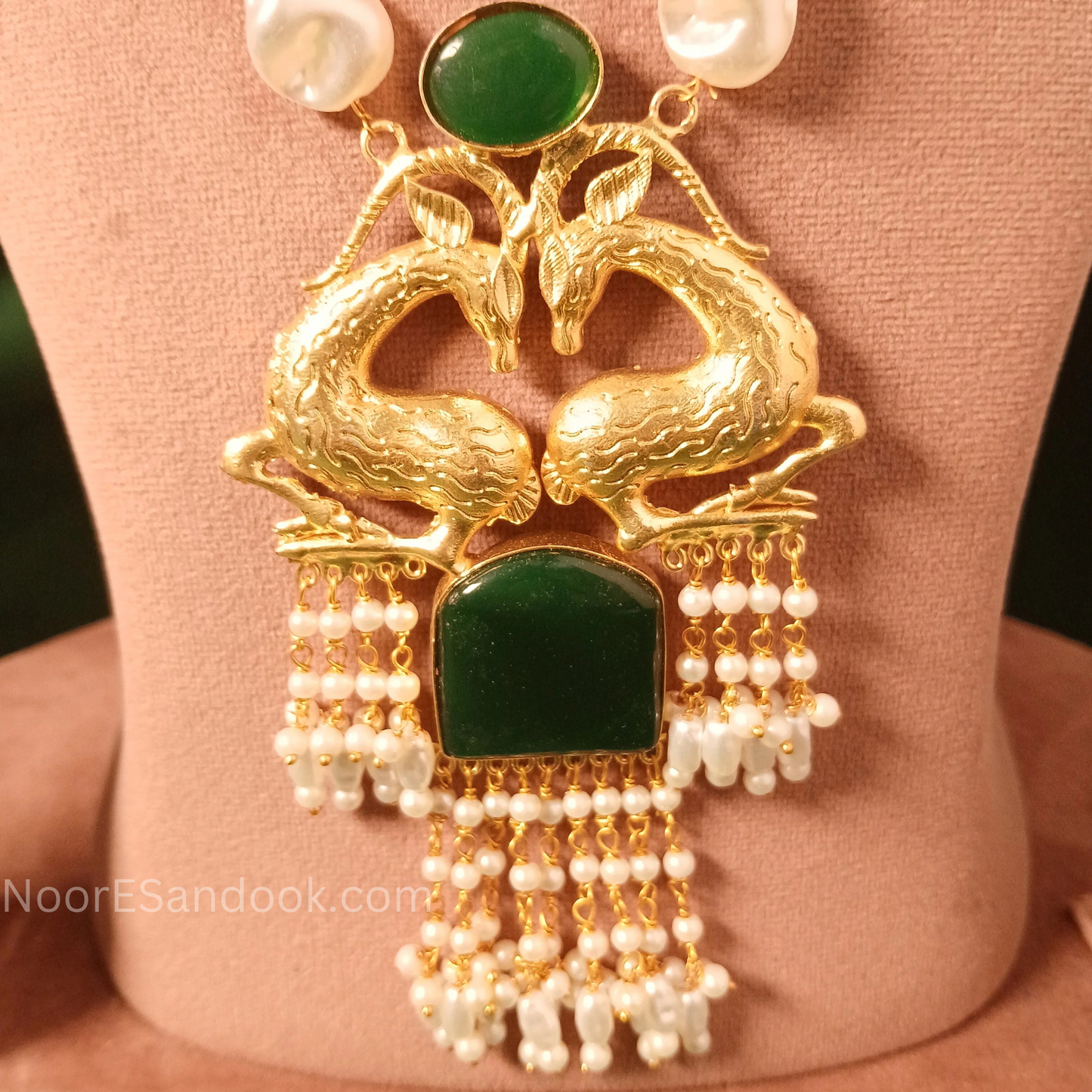 Long Antique Big Pendant with pearl chain (Green)
