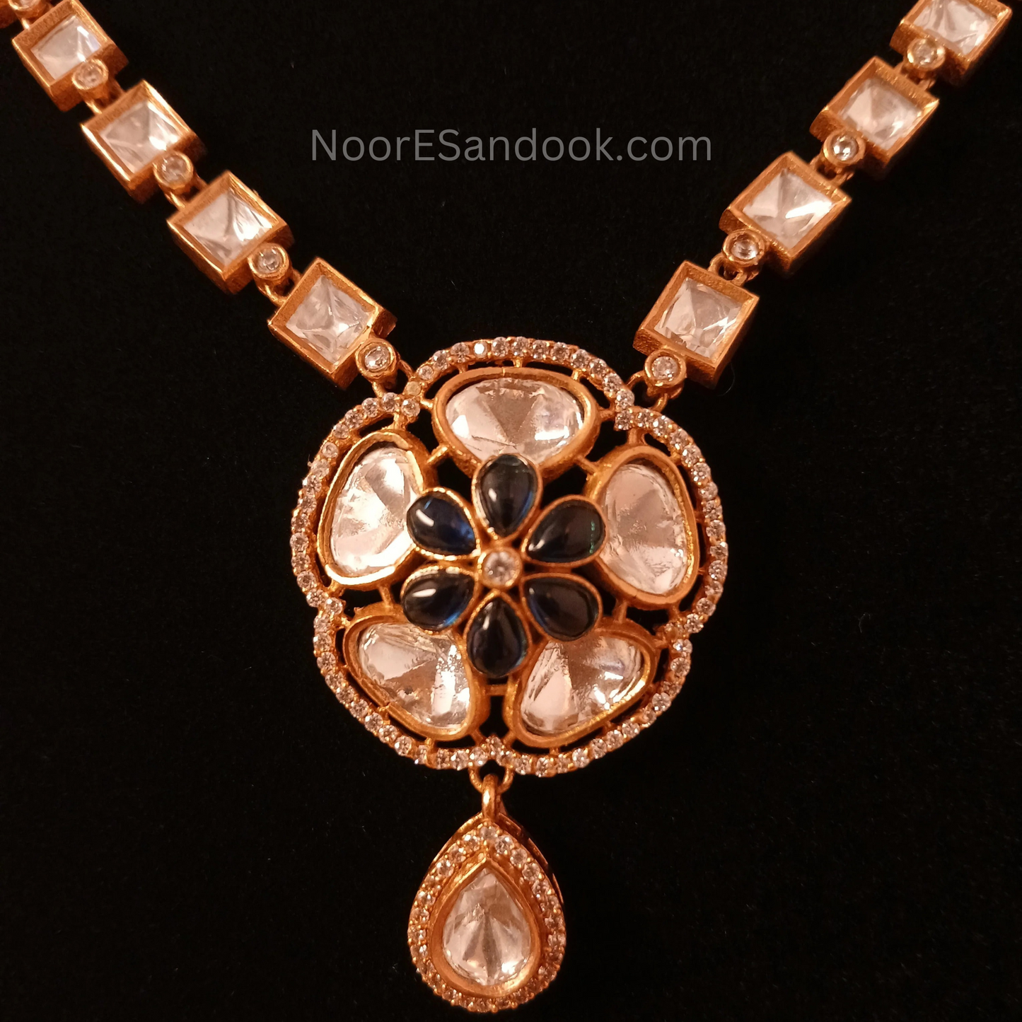Pendant and polki set