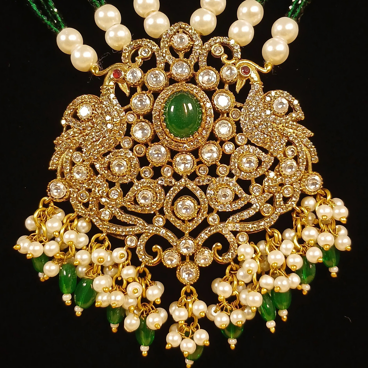 Vasanti Necklace Set