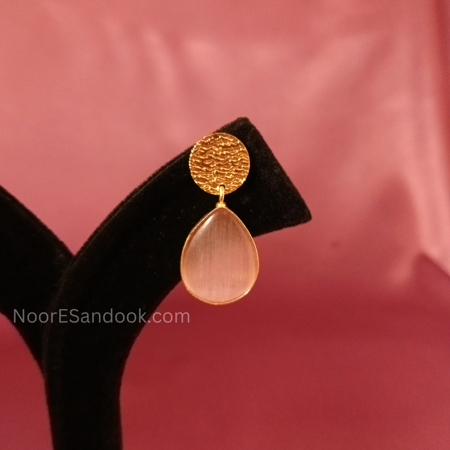 Long stone pendant with simple chain-Pink