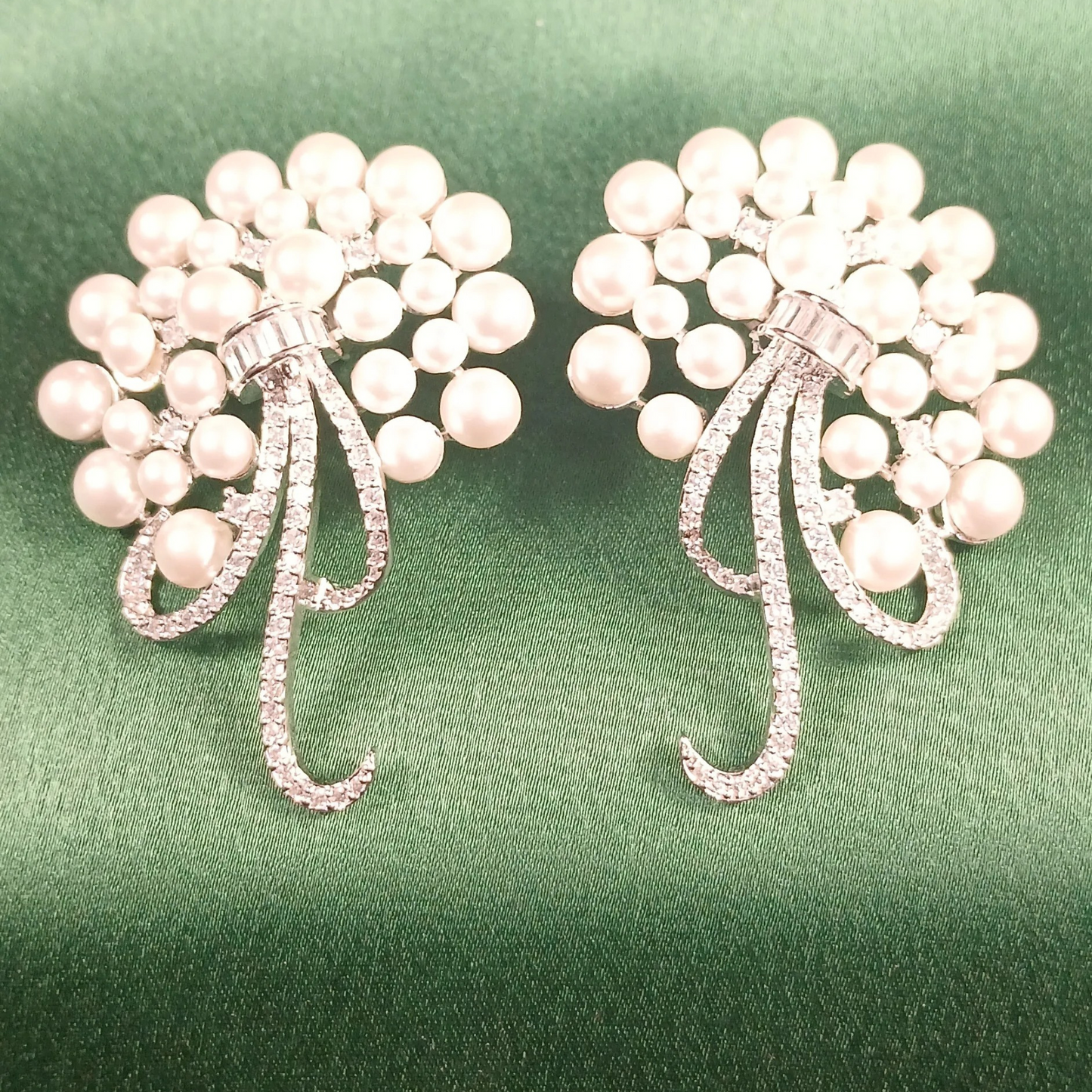 Pearl & American Diamond Classy Stud Earrings - NoorESandook