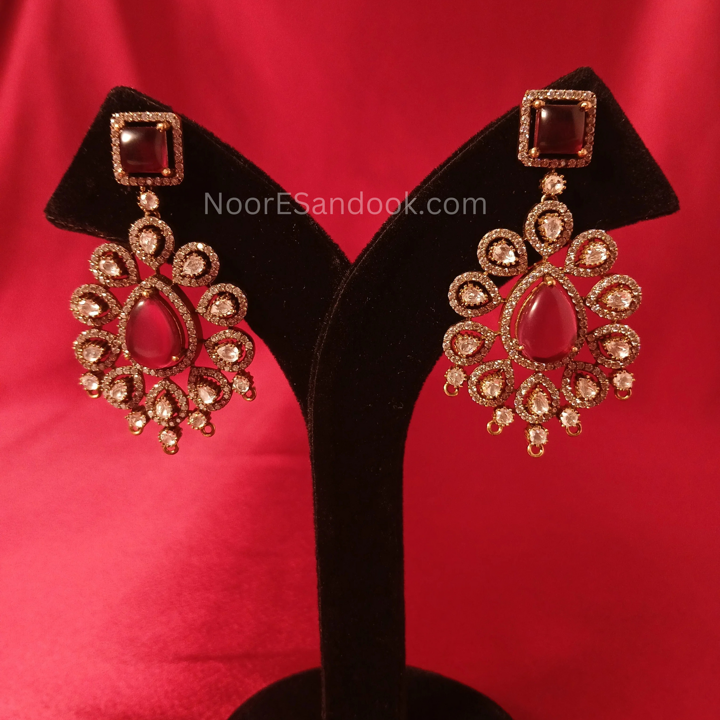 Victorian with elegant big red pendant