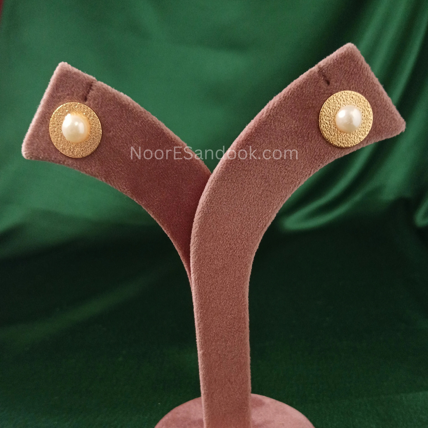 Simple Pearl Necklace