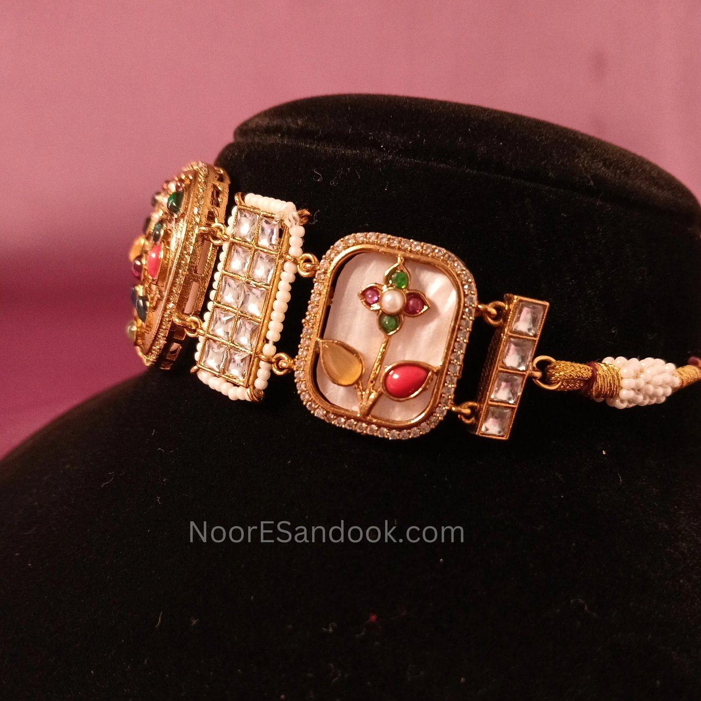 Artistic Stone carving Choker set (pink)