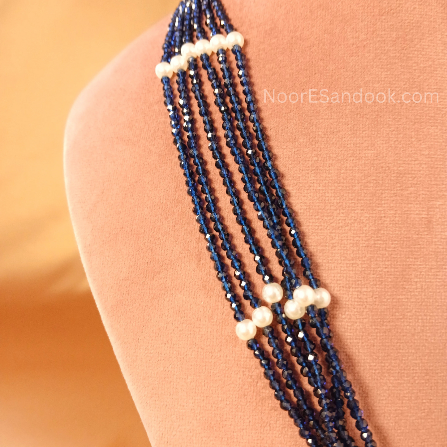 Long Modern Necklace with connector in betweeen (Blue)