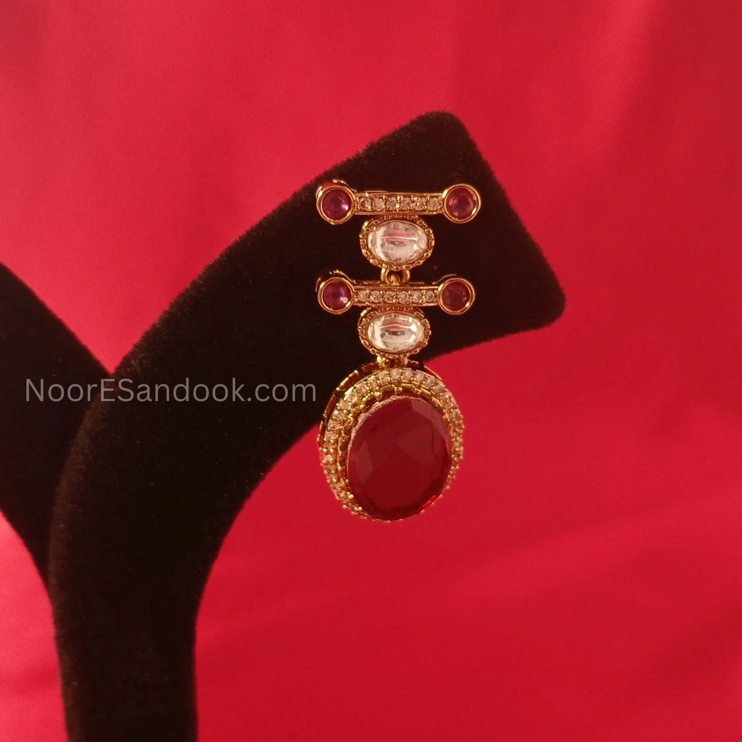 Polki and stone necklace