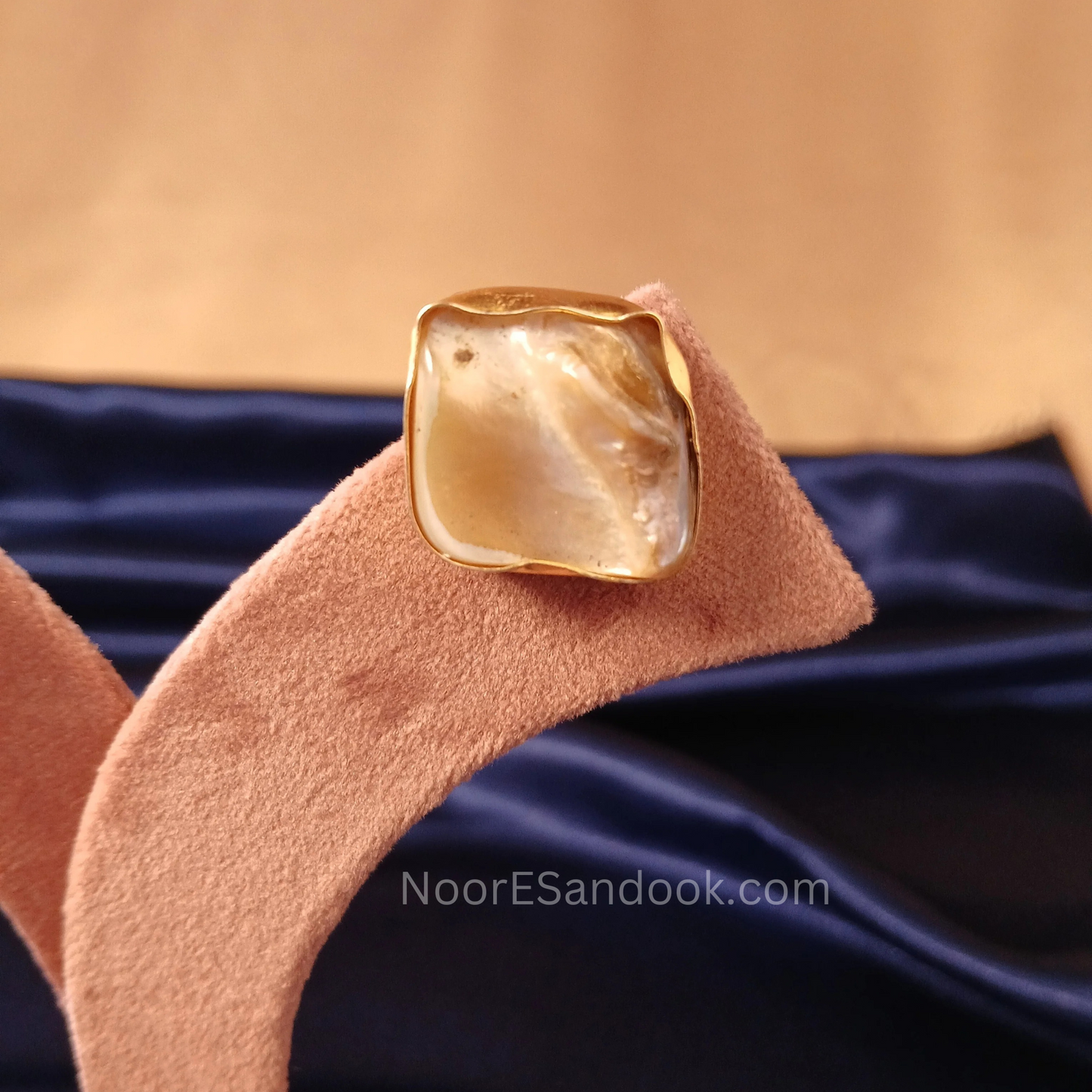 Haslee with hanging long pendant- Grey