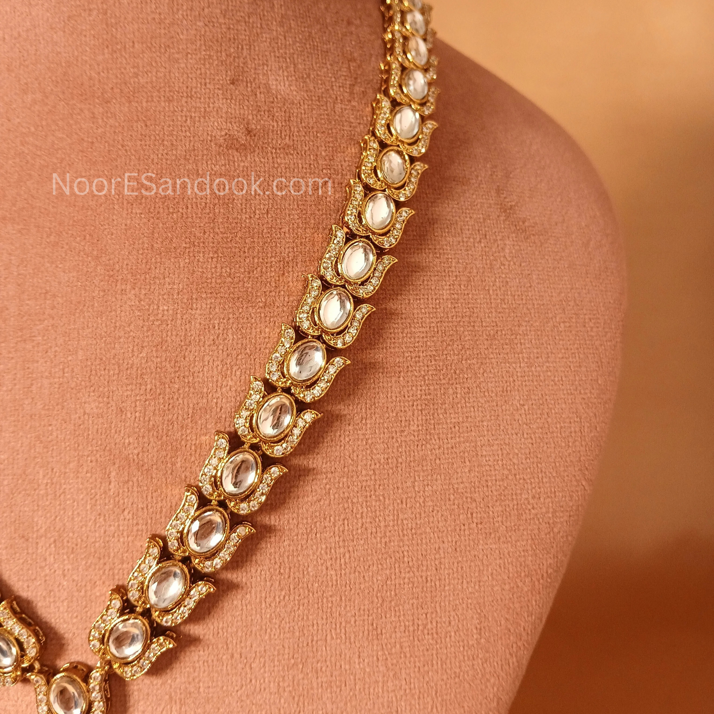 Victorian long necklace with doublet stone (black)