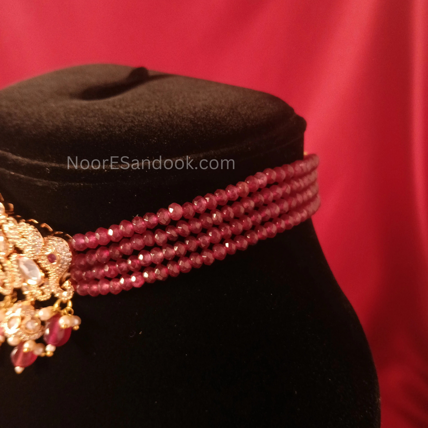 Delicate Red Choker- Bandhai
