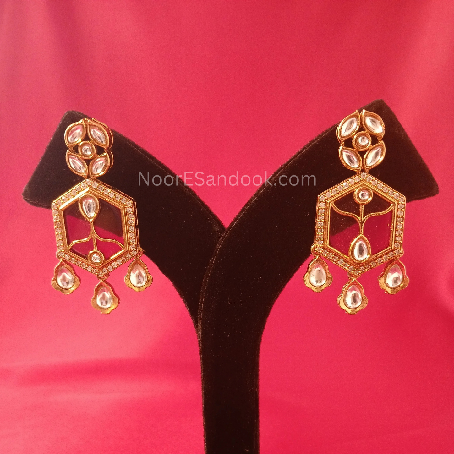 Haslee with geometric carved design -Inlay Work (Red)