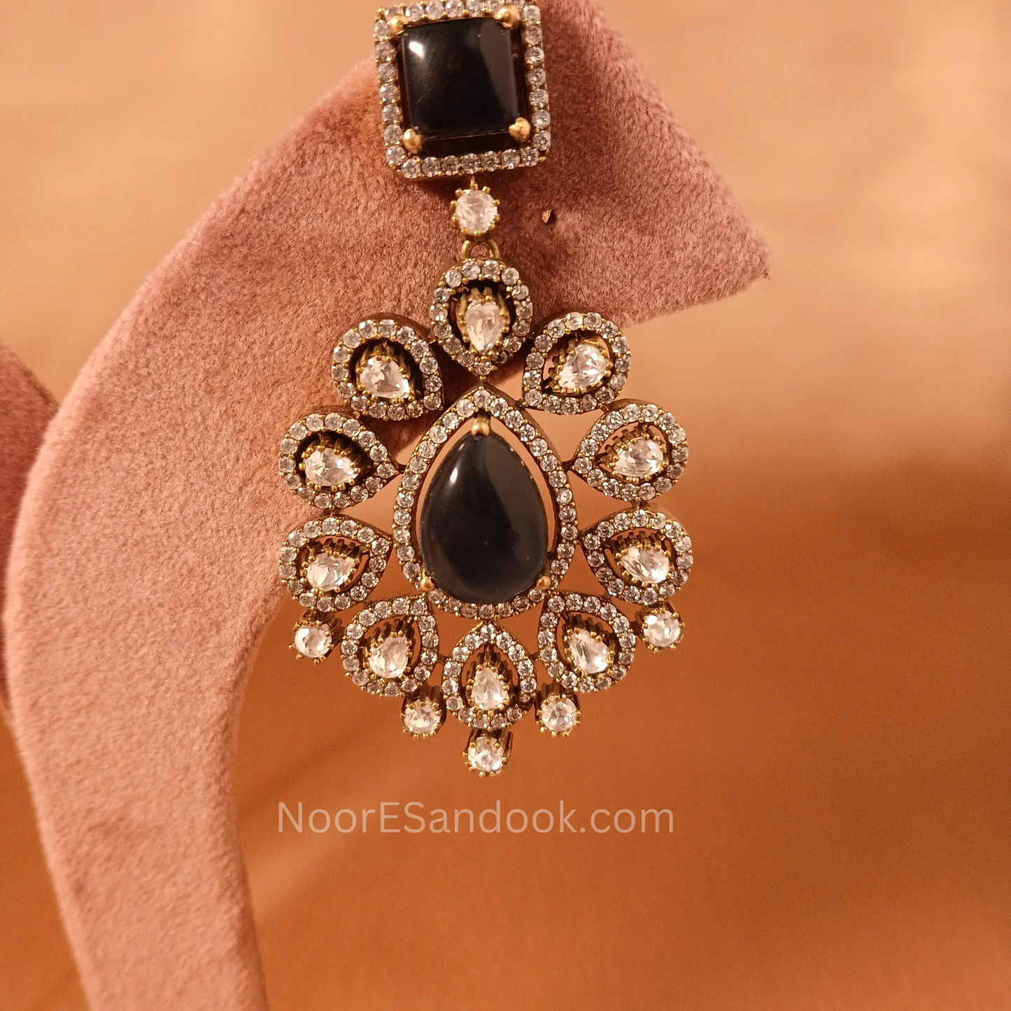 Taraash Victorian Necklace Set- Blue - NoorESandook