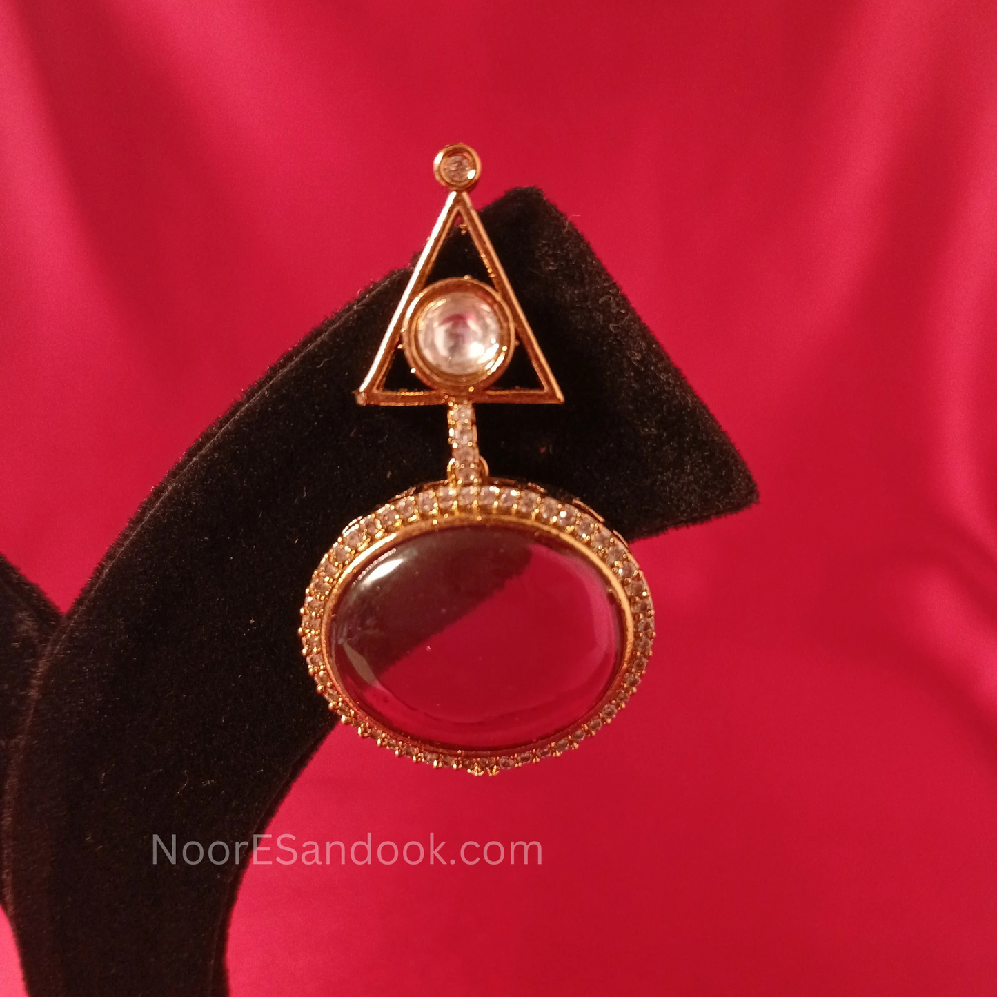 Round and v Doublet stone necklace- Red