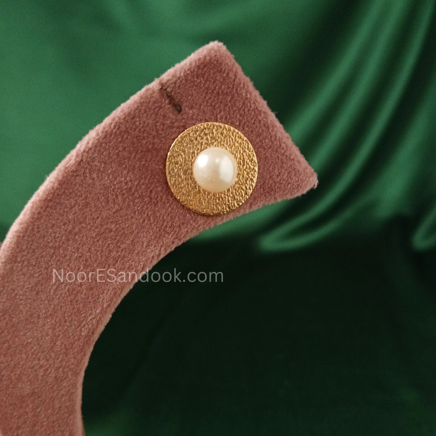Simple Pearl Necklace