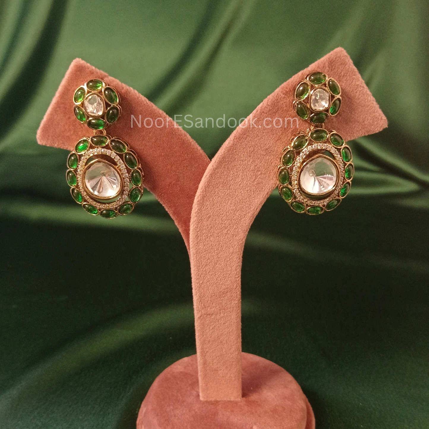 Long and short pendant in Long necklace