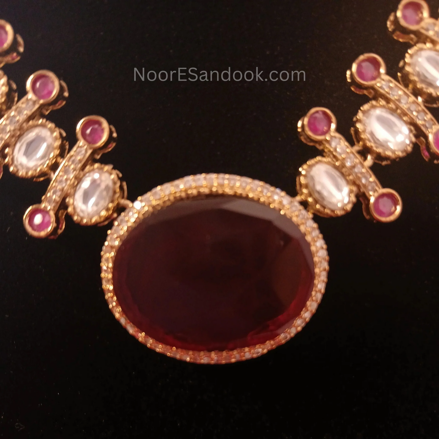 Polki and stone necklace