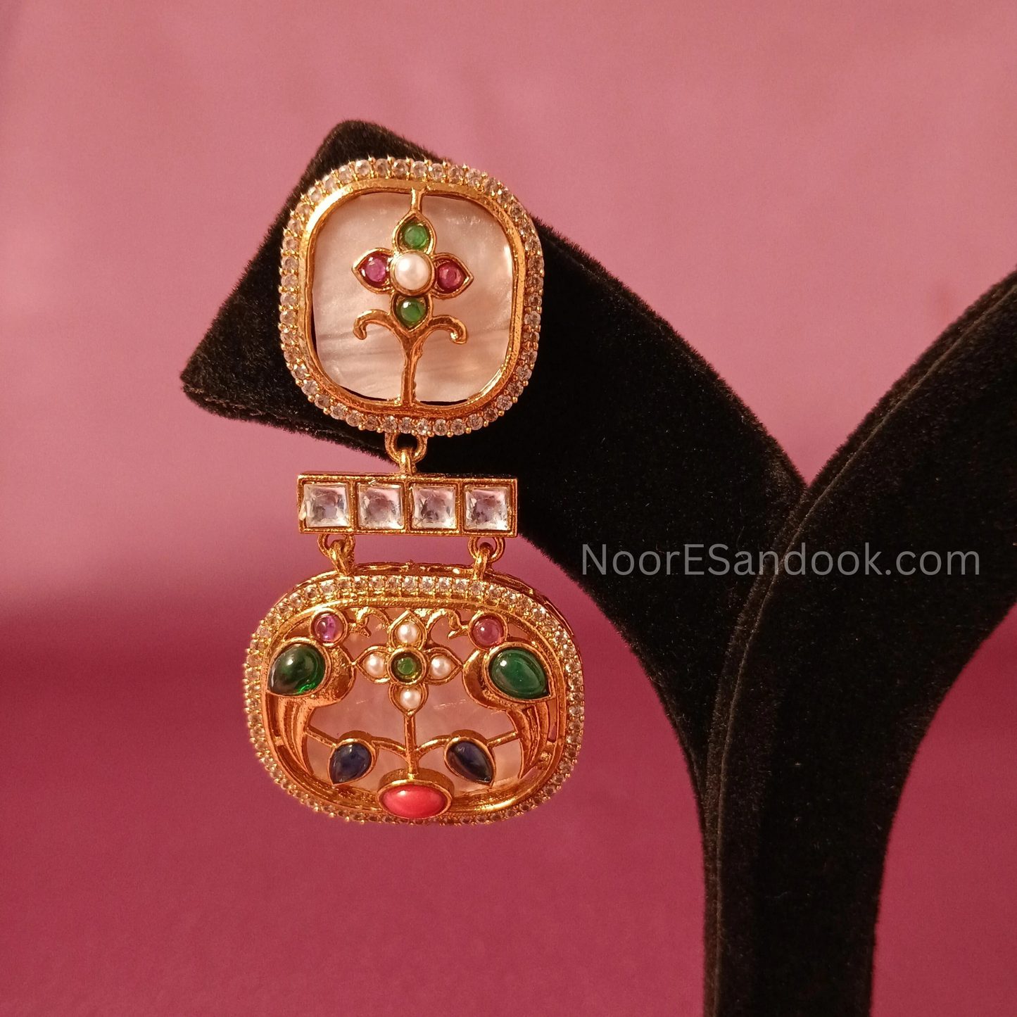 Artistic Stone carving Choker set (pink)