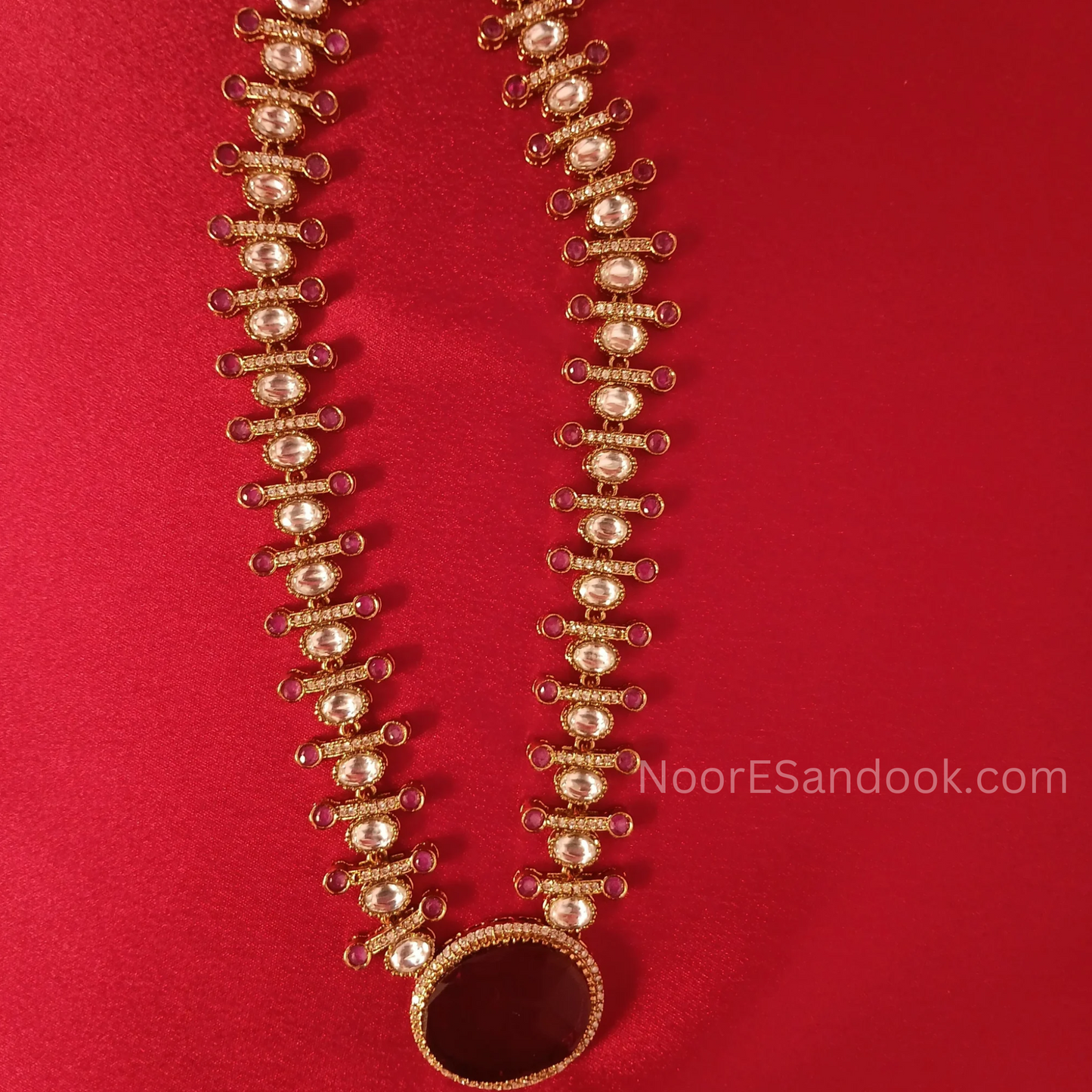 Suvarna Polki Necklace Set- Red - NoorESandook