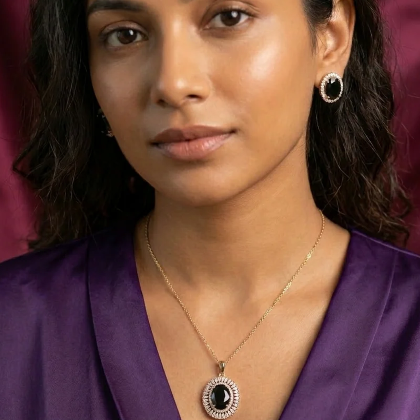 Velora Oval Pendant Set