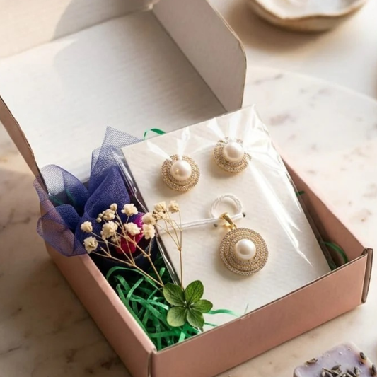 Adorable Pearls Pendant Set