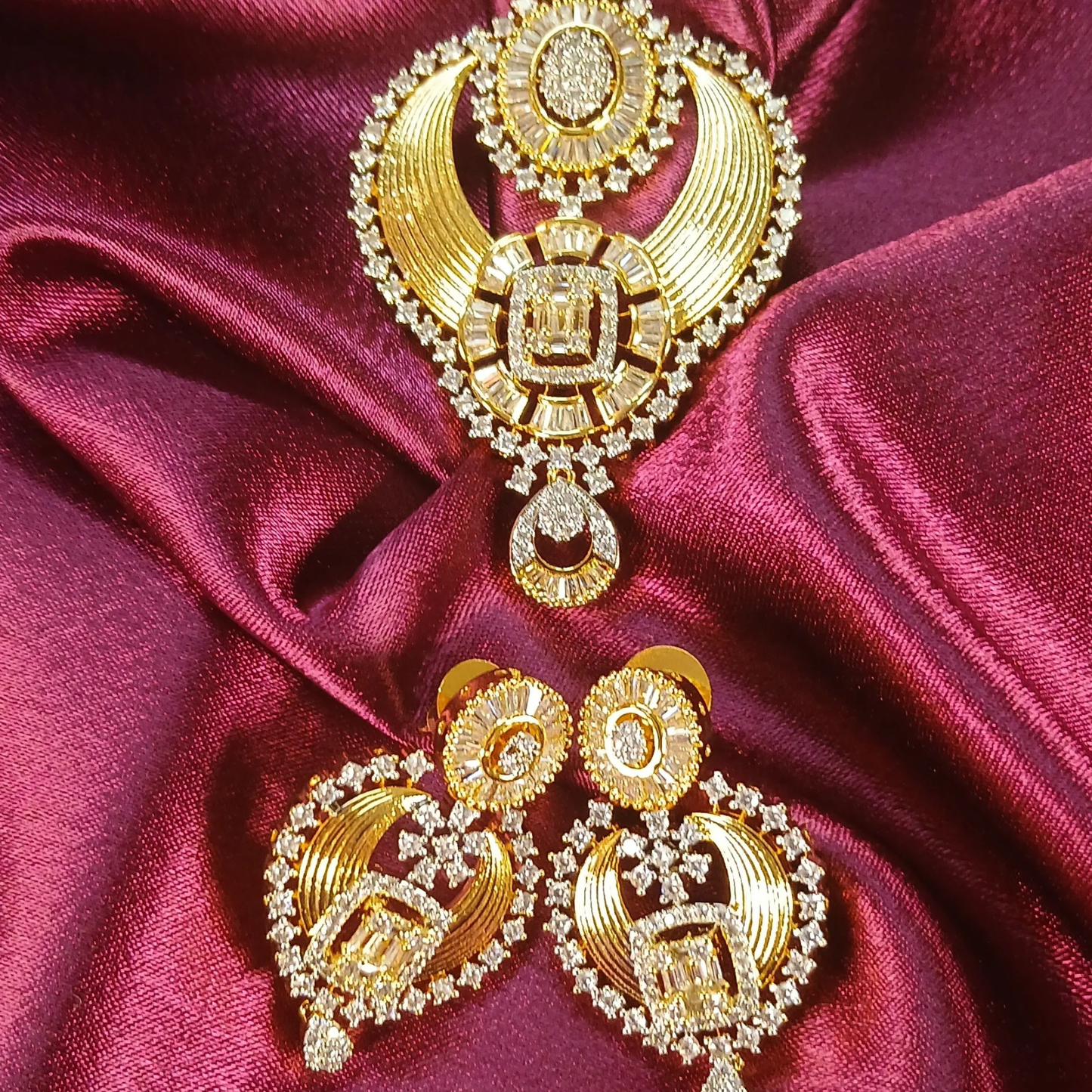 Forever Glow Pendant Set
