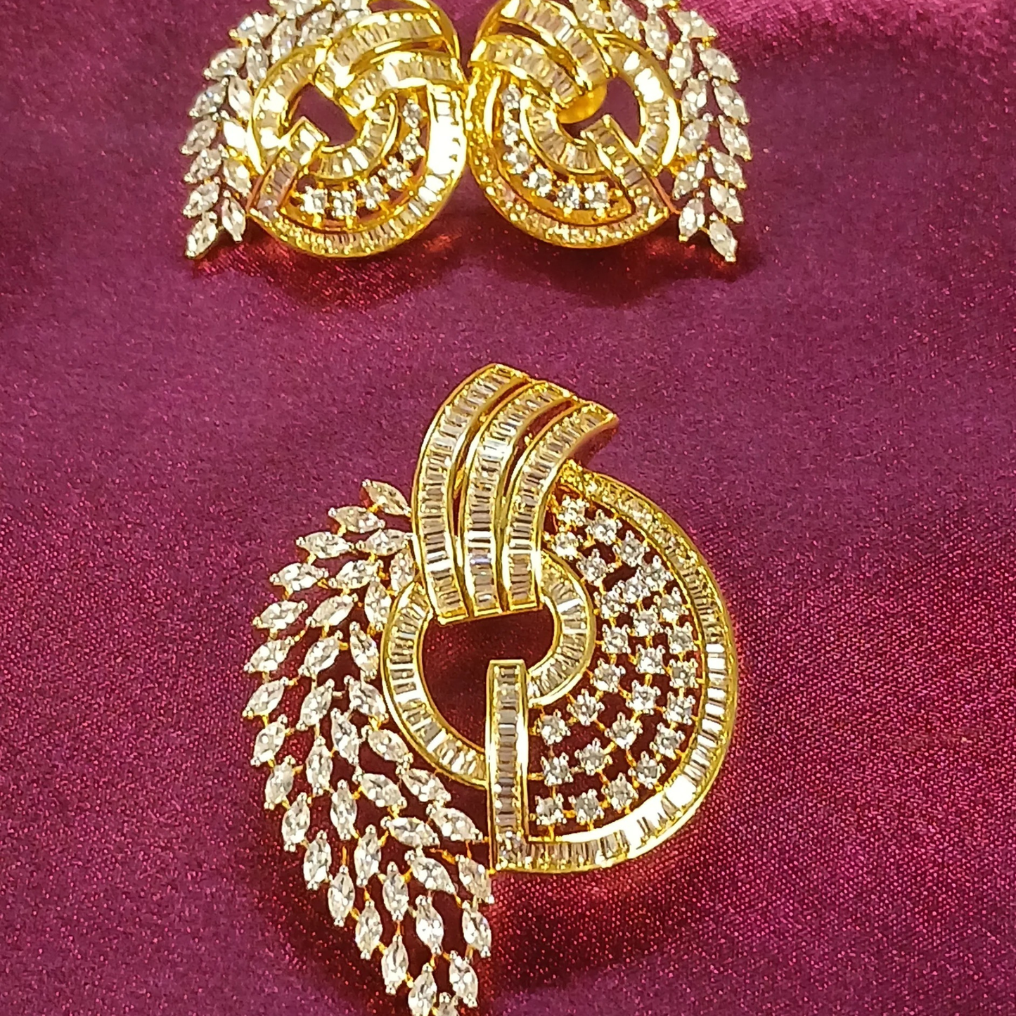 Radiance Signature Pendant Set