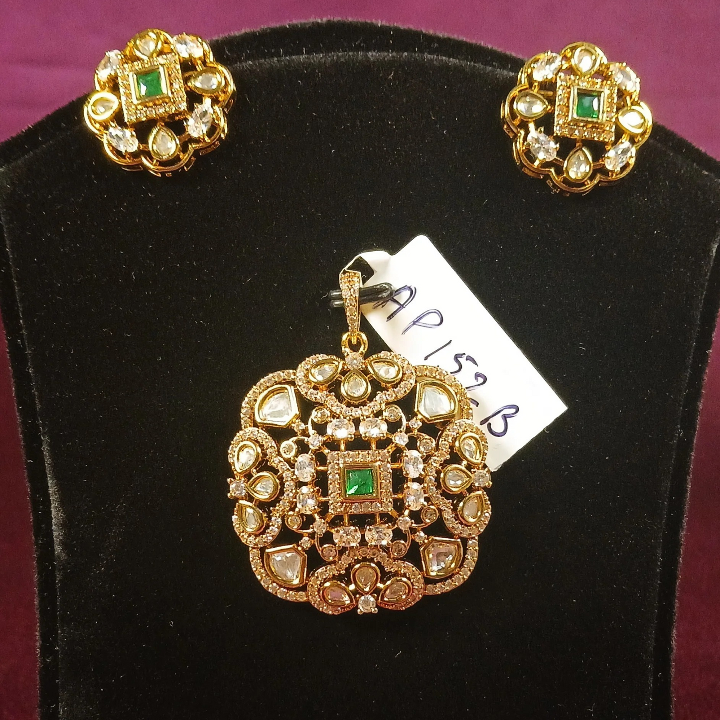 Victorian Pendant Set