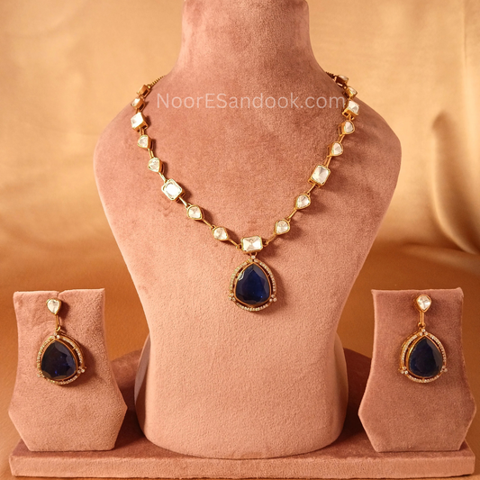 Polki with stone pendant